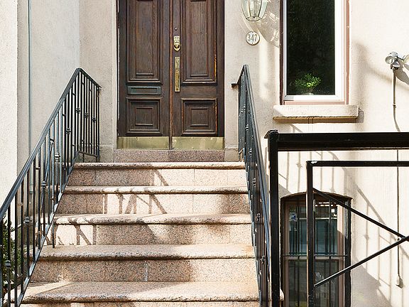 3rd image of 347 E 62nd St