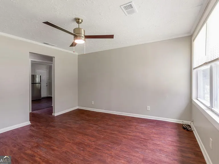 6414 E Shadow Rock Dr — Photo 3