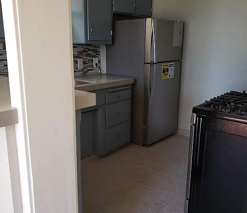 5th image of 710 Esplanade APT C