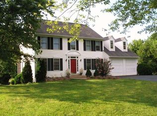 10451 Moore Dr, Manassas, VA 20111