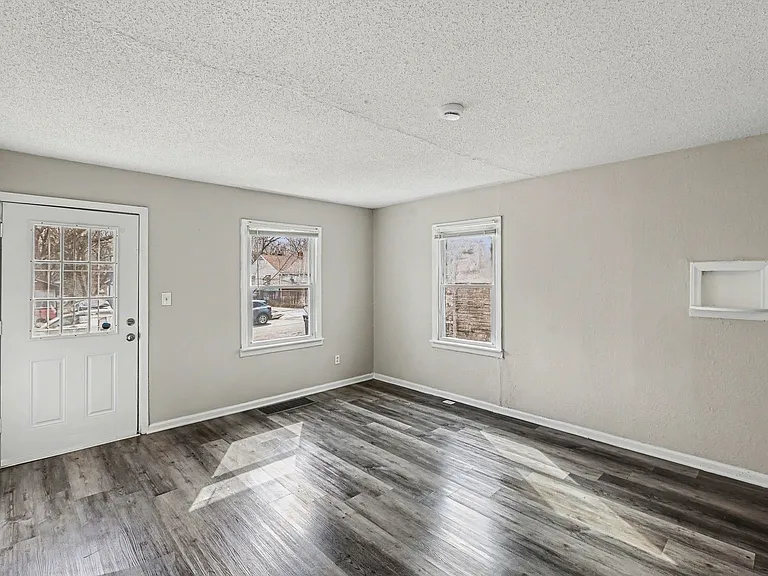 7036 Bellefontaine Ave — Photo 4