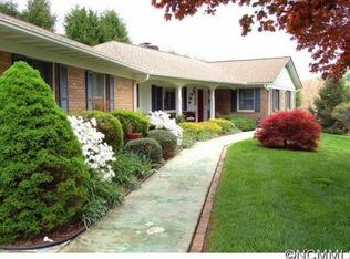 211 Newport Rd, Hendersonville, NC 28739