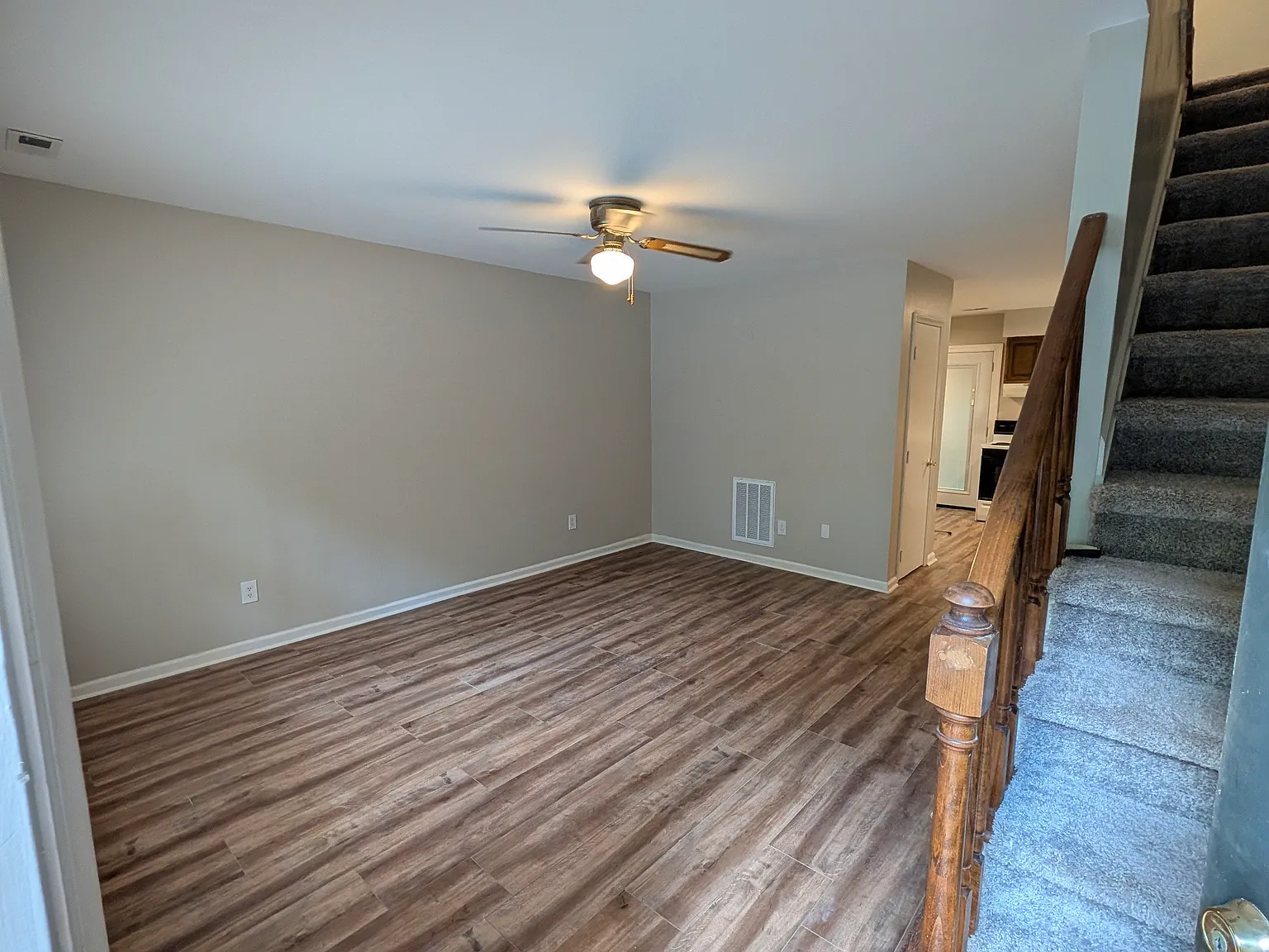 2 bed, 1.5 bath, 1100 sqft, $1,625 — Photo 4