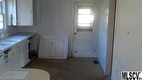 5th image of 5106 Millersville Rd