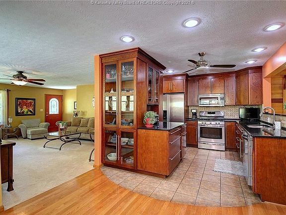 5th image of 2216 Tate Dr