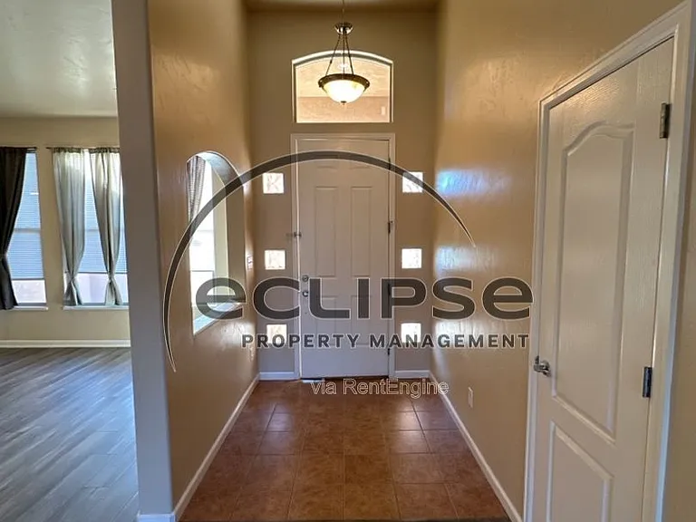 2508 Pierce Ave — Photo 3