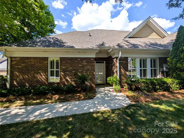 2741 Circa Dr, Matthews, NC 28105