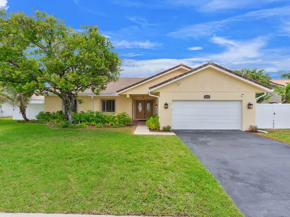 21111 N Escondido Way N, Boca Raton, FL 33433