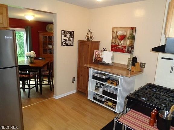 3rd image of 278 E Linwood Ave