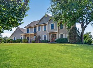 W176N5411 Highridge Dr, Menomonee Falls, WI 53051