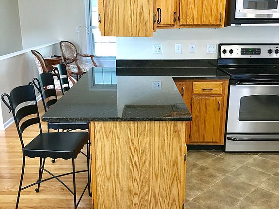 Breakfast Bar-Granite Tops