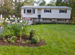 15 Bowdoin Ln, Wappingers Falls, NY 12590