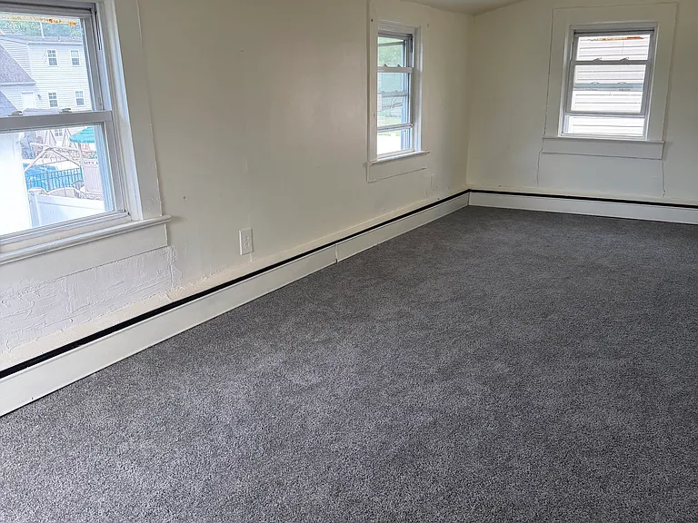 42 Nelson Ave #F — Photo 3