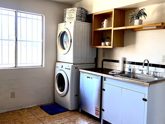 5th image of 1031 E Irwin Pl