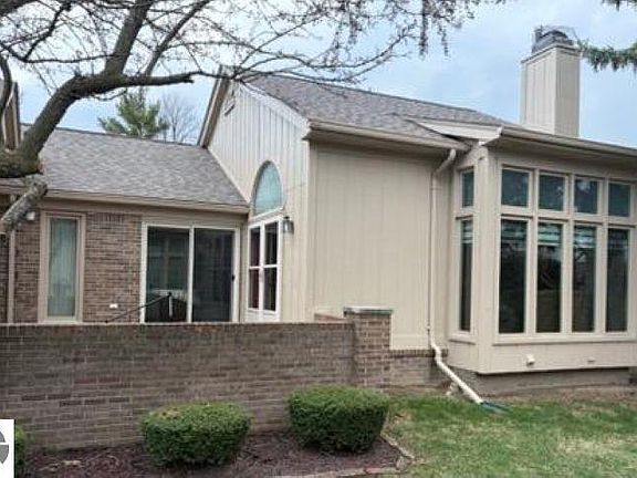 4th image of 16600 Sarjay Dr