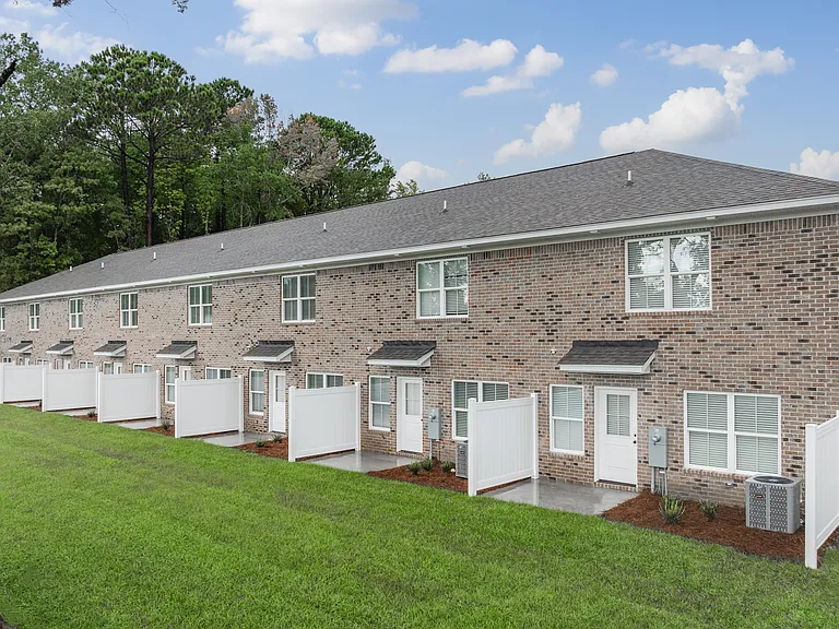 443 Wren Creek Ct — Photo 3