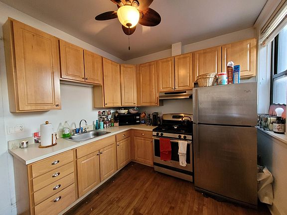 3rd image of 4422 N Greenview Ave APT 1W