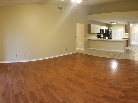 5th image of 1512 Storington Ave