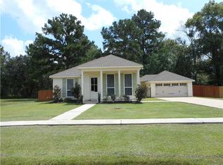 340 Coconut Palm Dr, Braithwaite, LA 70447
