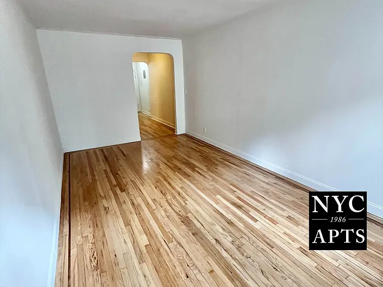 220 E 52nd St #4B — Photo 5