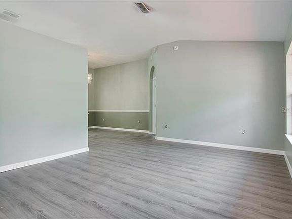 5th image of 210 White Dove Ave