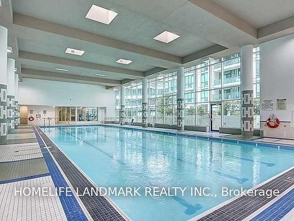 4th image of 18 Harbour St #2806