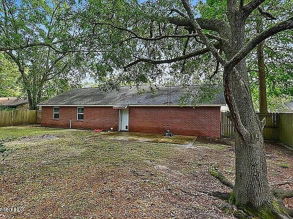 2nd image of 3225 Riverbend Rd