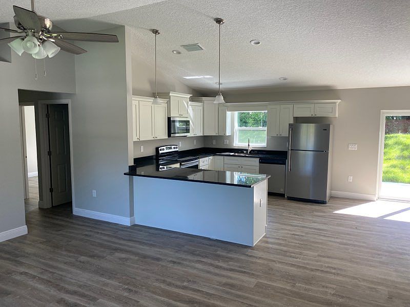 8057 N Gulliver kitchen_07062022