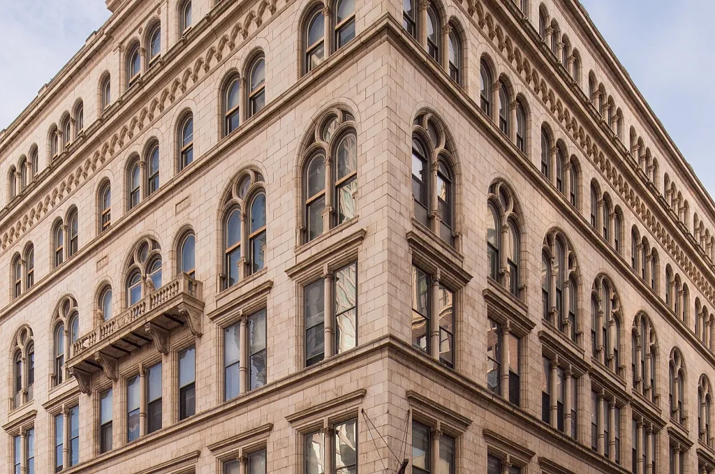 701 Sansom — Photo 2