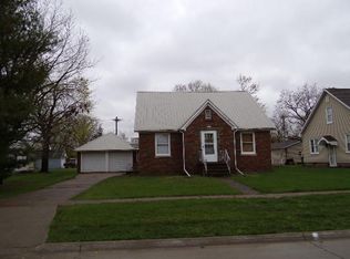 709 8th St, Durant, IA 52747