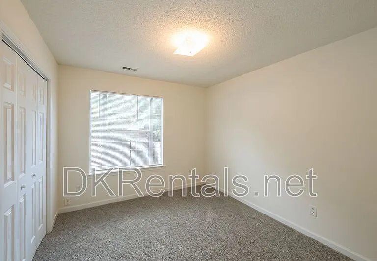 5689 Isleworth Way — Photo 19