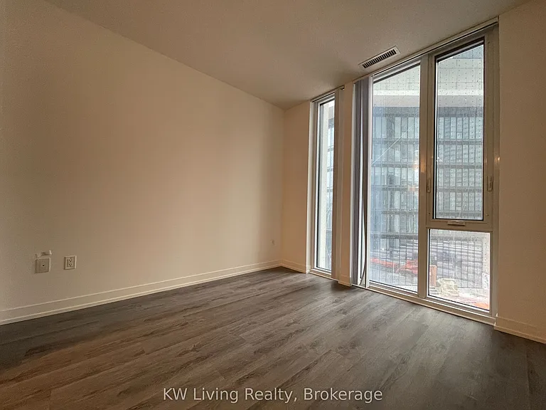 138 Downes St #918 — Photo 5