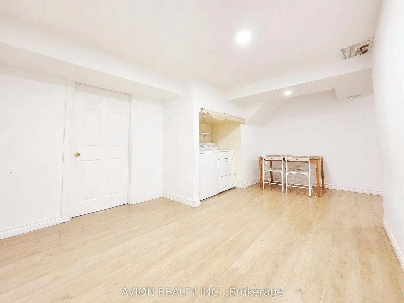 3 bed, $2,100 — Photo 3