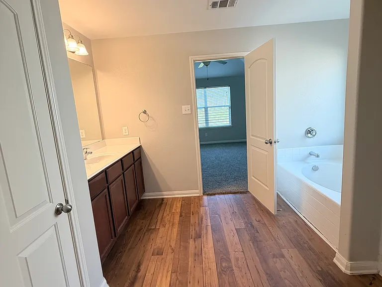 2134 Redbud Dr — Photo 11
