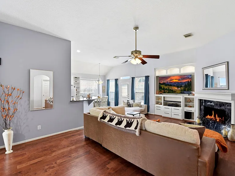2105 Mossy Trail Dr — Photo 8