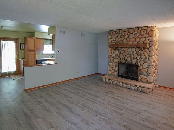 2nd image of 1417 Brentwood Pl