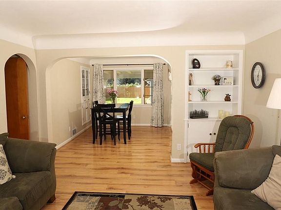 3rd image of 615 Avenue D