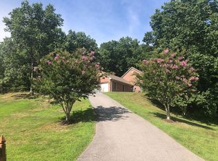 4087 Overlook Trail Dr, Roanoke, VA 24018