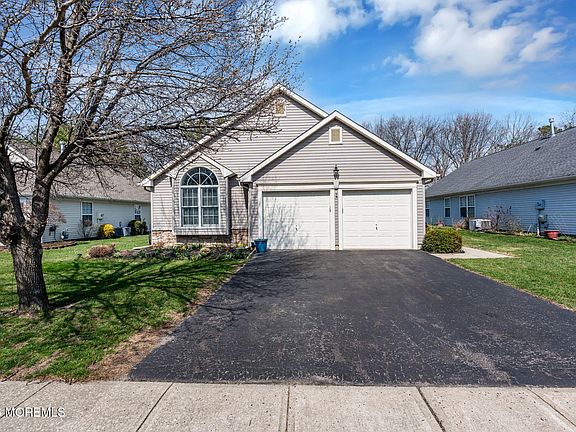 5th image of 2735 Meadow Lake Drive