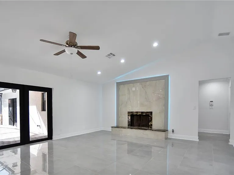 11159 NW 10th Pl — Photo 12