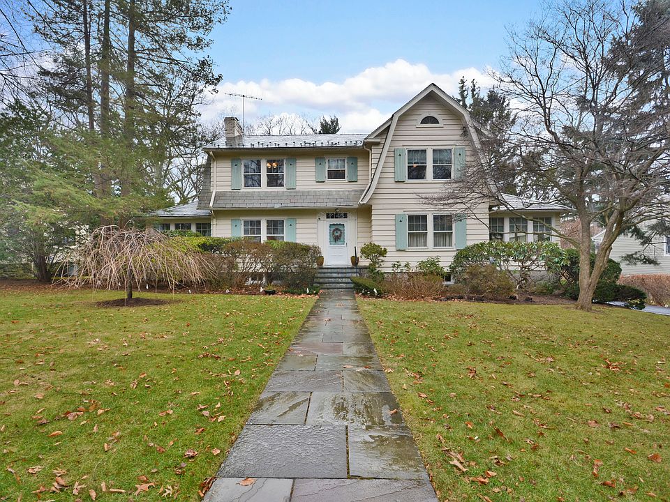 Classic Dutch Colonial