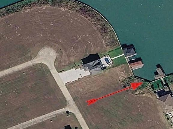 5th image of 168 Chateau Way