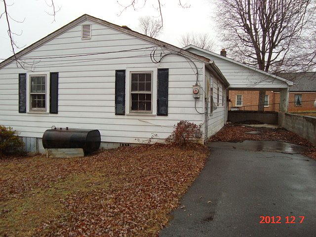 2nd image of 970 Log Manor Rd
