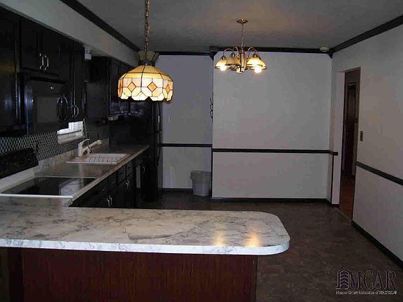 3rd image of 30 Marengo Dr