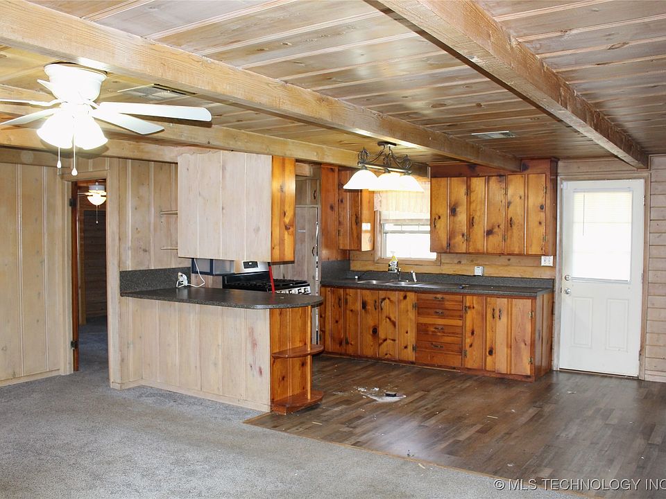 2nd image of 906 SW 5th St
