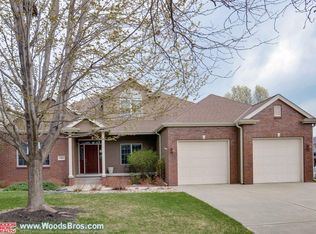 4210 Plum Creek Cir, Lincoln, NE 68516