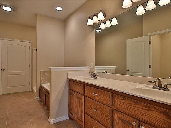 Mater bath jacuzzi tub & shower