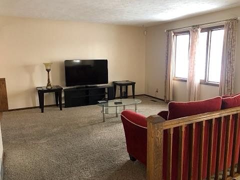 3rd image of 3404 S 138th St