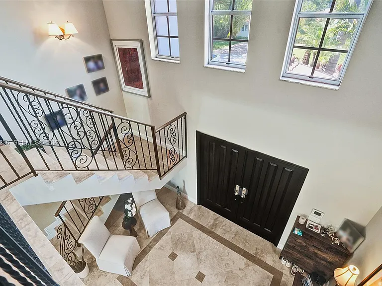 1534 Palancia Ave — Photo 7
