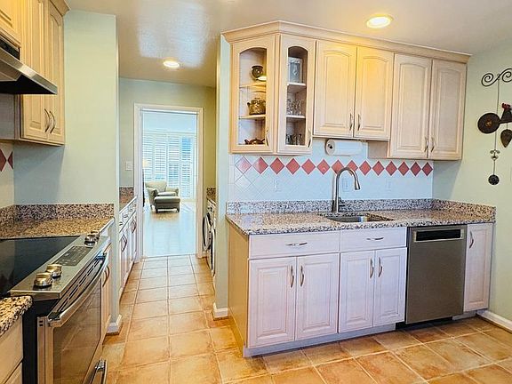 5th image of 1661 S Hayes St #2